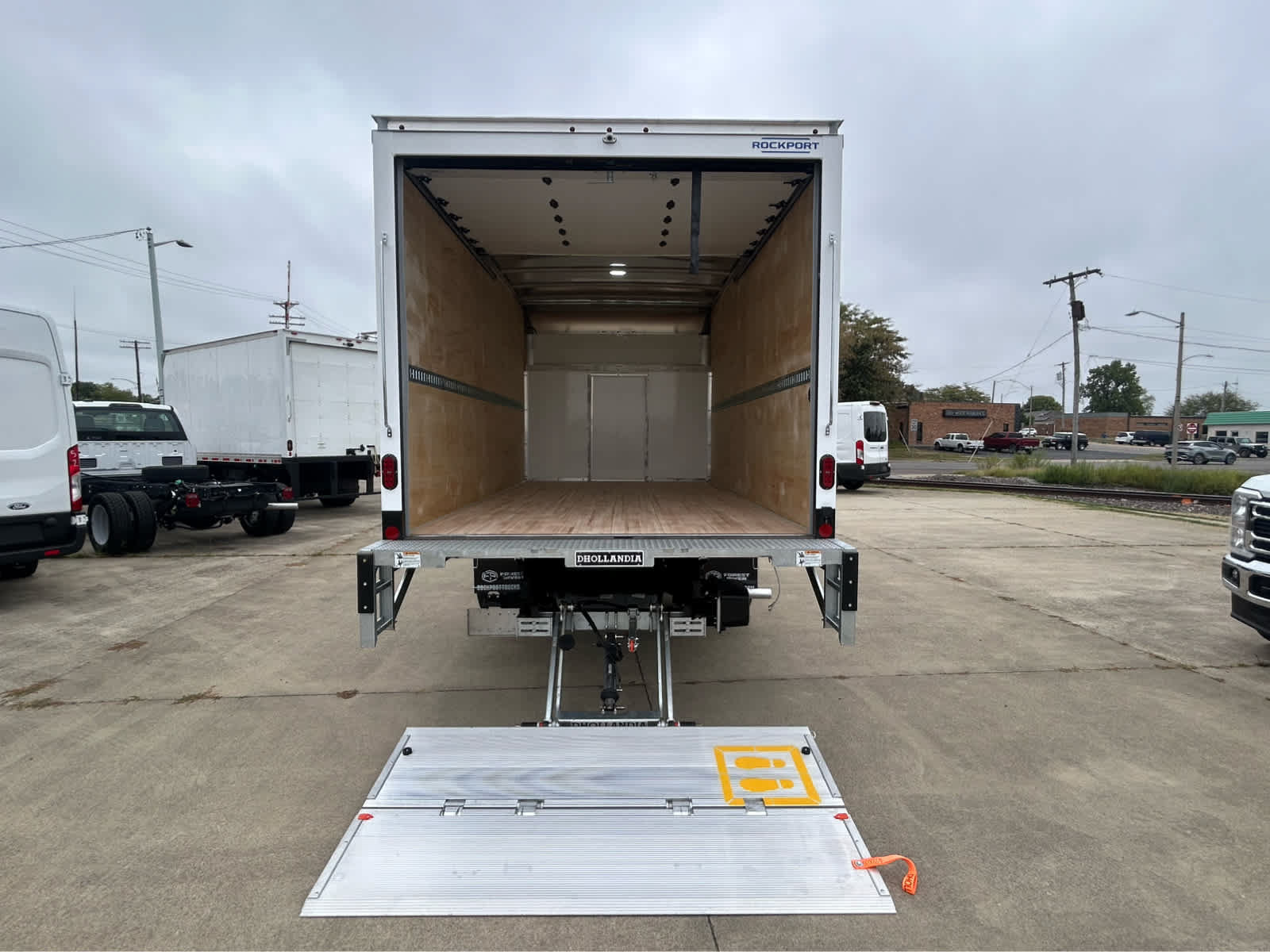New 2027 Ford E-350 and Econoline 350 Super Duty w/ Power Equipment Group RWD image 5
