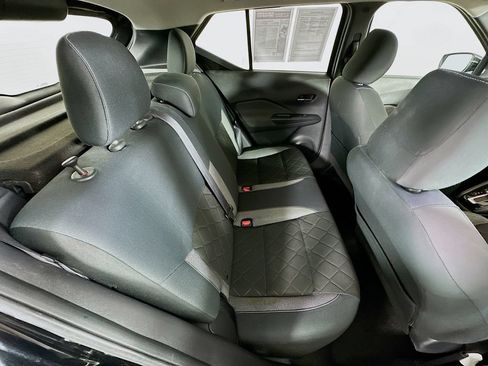 Used 2019 Nissan Kicks SV FWD image 32
