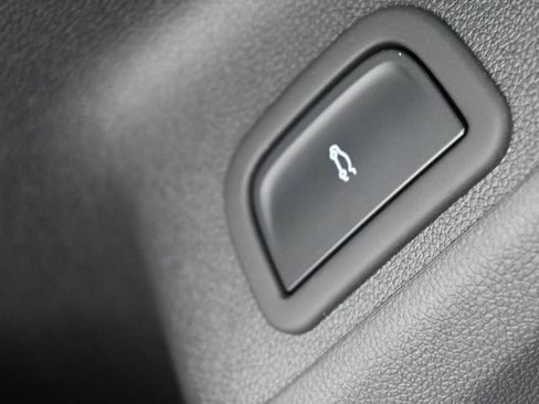 New 2025 Chevrolet Traverse LT w/ LPO, Floor Liner Package image 37