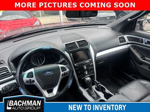 Used 2015 Ford Explorer XLT w/ Equipment Group 202A FWD image 8