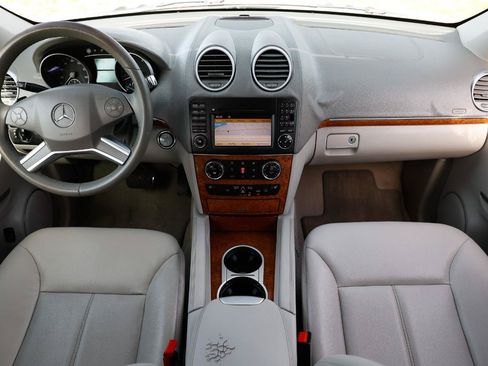 Used 2009 Mercedes-Benz GL 450 4MATIC image 2