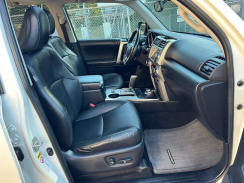 Used 2010 Toyota 4Runner Limited image 20