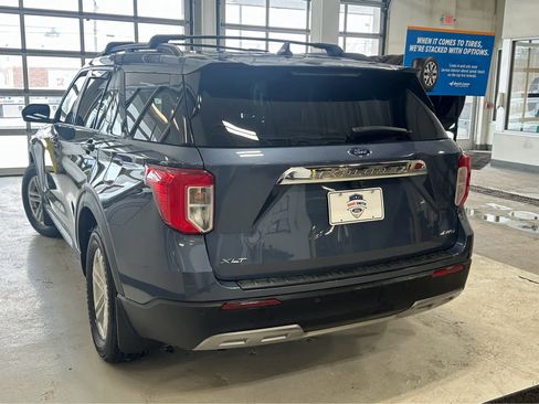 Used 2021 Ford Explorer XLT w/ Equipment Group 202A image 7
