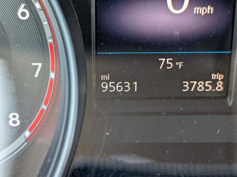 Used 2019 Volkswagen Atlas SE w/ Panoramic Sunroof Package FWD image 10