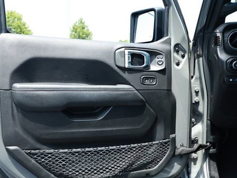 Used 2023 Jeep Wrangler Unlimited Sahara AWD/4WD image 22