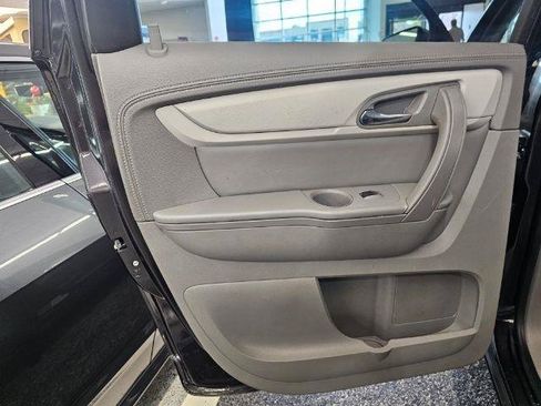 Used 2016 Chevrolet Traverse LT w/ Style and Technology Package FWD image 32