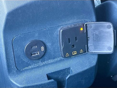 Used 2024 Ford Maverick Lariat w/ Black Appearance Package image 27