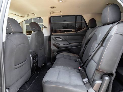 Used 2021 Chevrolet Traverse LS FWD image 18