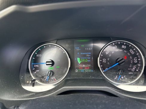 Used 2022 Toyota RAV4 XLE Premium image 13