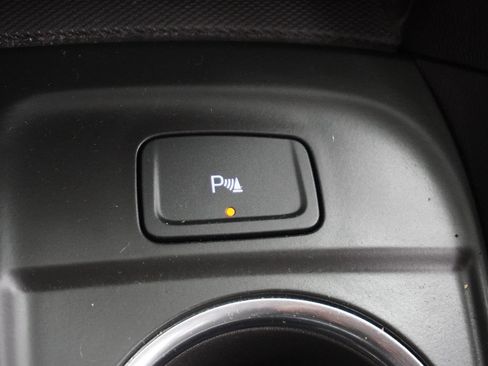 Used 2023 Chevrolet Equinox LT image 34