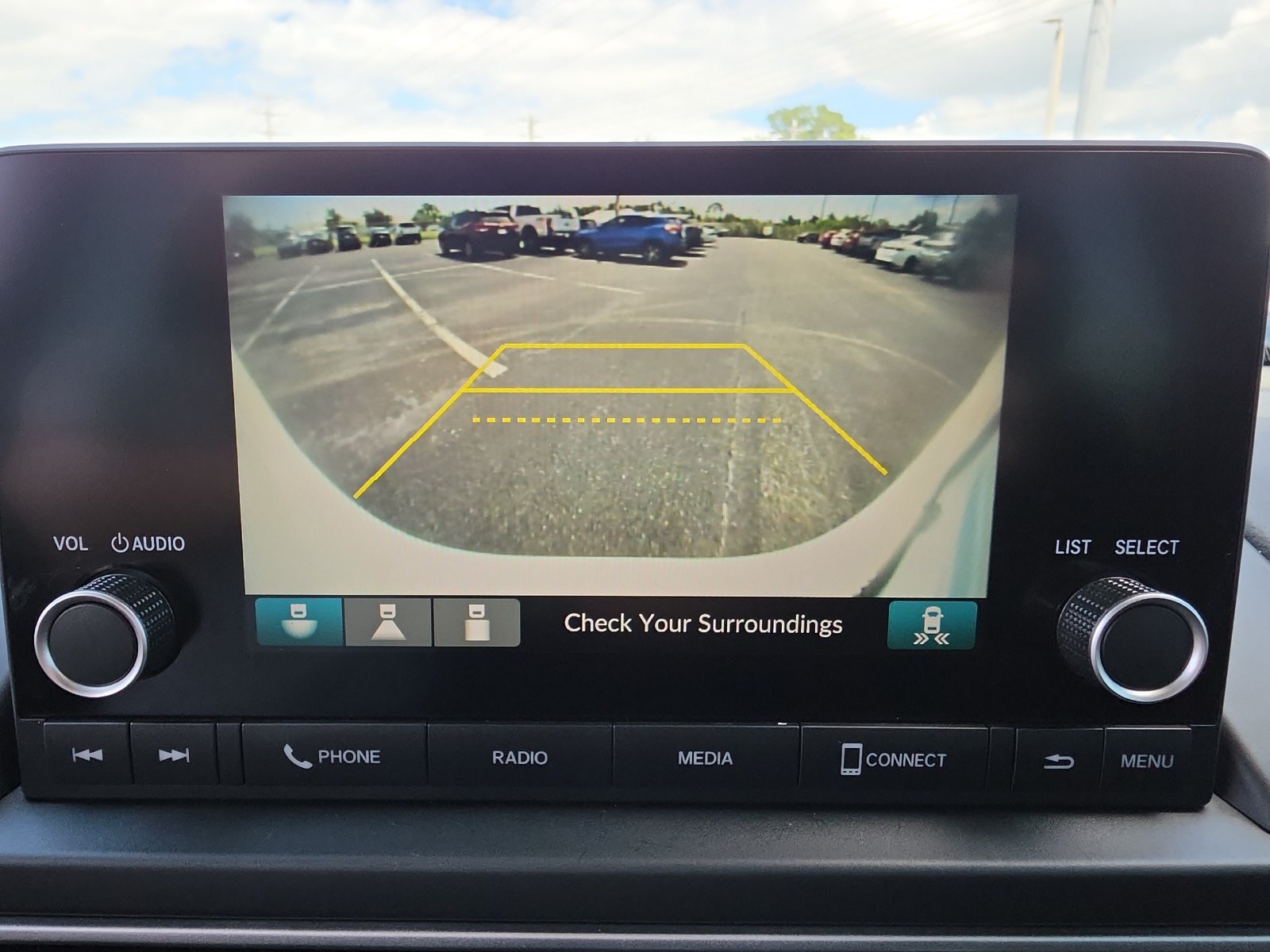 Used 2025 Honda Pilot Sport image 18