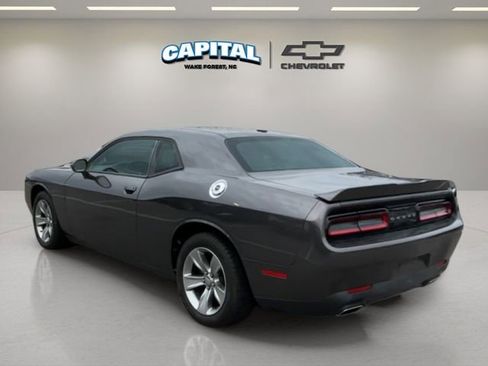 Used 2020 Dodge Challenger SXT image 3