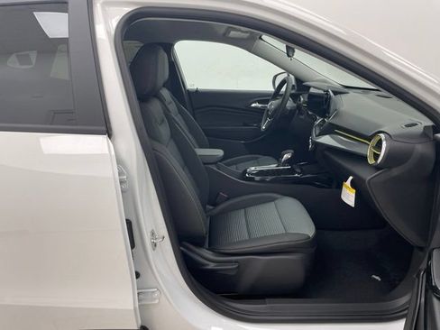 New 2026 Chevrolet Trax LT w/ Driver Confidence Package FWD image 12