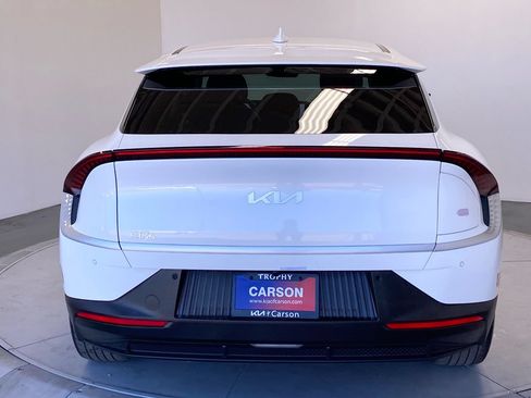 Used 2024 Kia EV6 Light RWD image 4