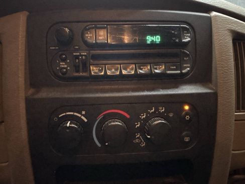 Used 2005 Dodge Ram 1500 Truck SLT RWD image 19