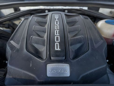 Used 2016 Porsche Macan S w/ Premium Package Plus AWD/4WD image 39