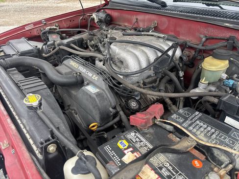 Used 1998 Toyota Tacoma 4x4 Xtracab V6 image 42