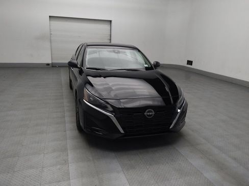 Used 2024 Nissan Altima 2.5 SV image 14