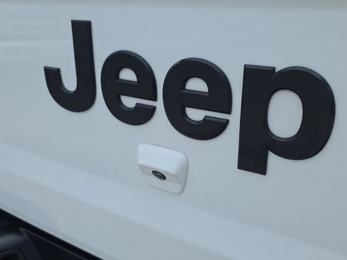 Used 2020 Jeep Gladiator Sport w/ Quick Order Package 24S AWD/4WD image 9