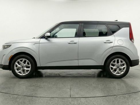 Used 2025 Kia Soul LX w/ LX Technology Package FWD image 3