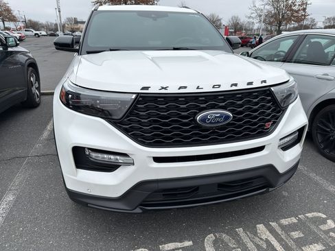 Used 2020 Ford Explorer ST w/ ST Street Pack image 2