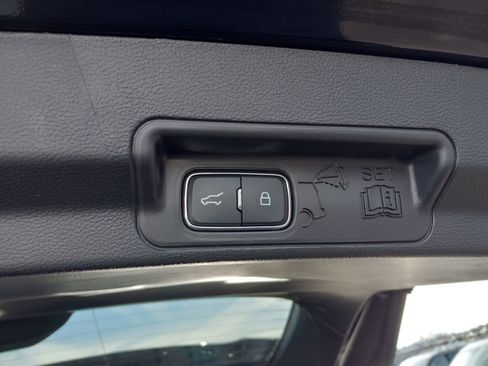 Used 2025 Ford Explorer Platinum w/ LUX Leather Package image 12