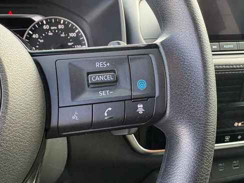 Certified 2022 Nissan Rogue SV image 16