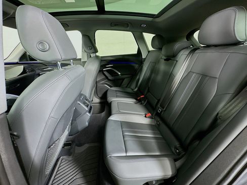 Used 2025 Audi Q5 Premium w/ Convenience Package AWD/4WD image 9
