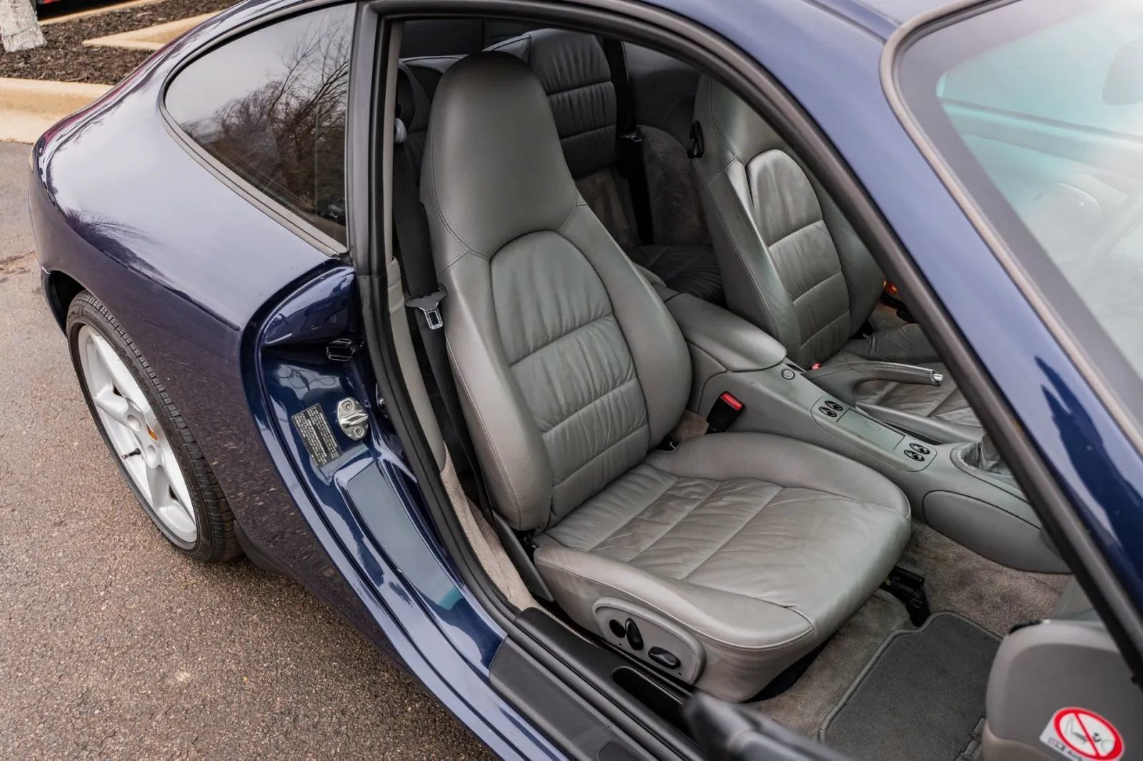 Used 2003 Porsche 911 Carrera RWD image 30