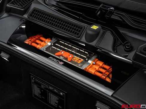 Used 2023 Ferrari SF90 Spider image 14