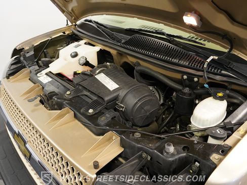 Used 2006 Chevrolet Express 1500 w/ Preferred Equipment Group image 32