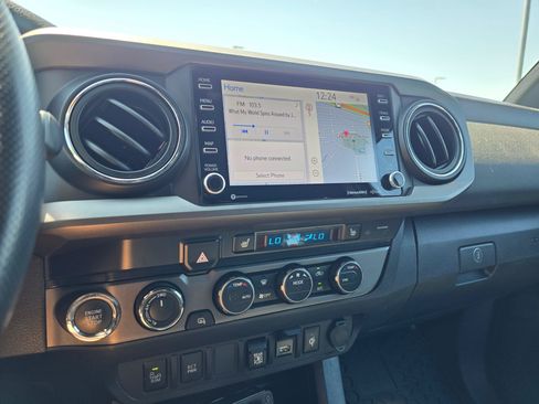 Used 2021 Toyota Tacoma TRD Off-Road AWD/4WD image 26