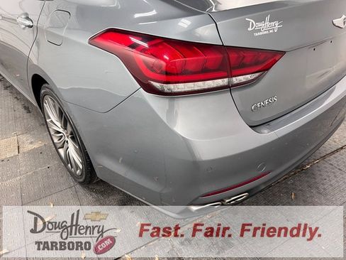 Used 2015 Hyundai Genesis 5.0 image 12