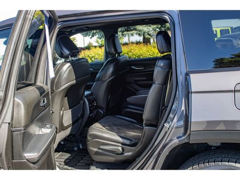 Used 2023 Jeep Grand Cherokee L Laredo AWD/4WD image 18