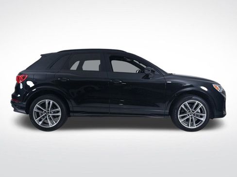 Certified 2025 Audi Q3 2.0T Premium w/ Convenience Package image 6