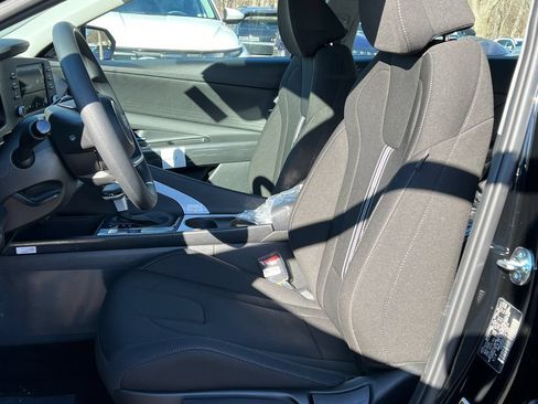 New 2026 Hyundai Elantra Hybrid FWD image 6