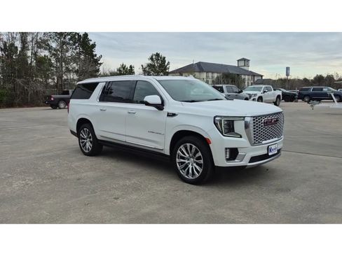 Certified 2022 GMC Yukon XL Denali w/ Denali Premium Package image 2