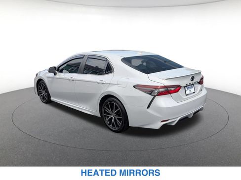 Used 2022 Toyota Camry SE w/ Cold Weather Package FWD image 9