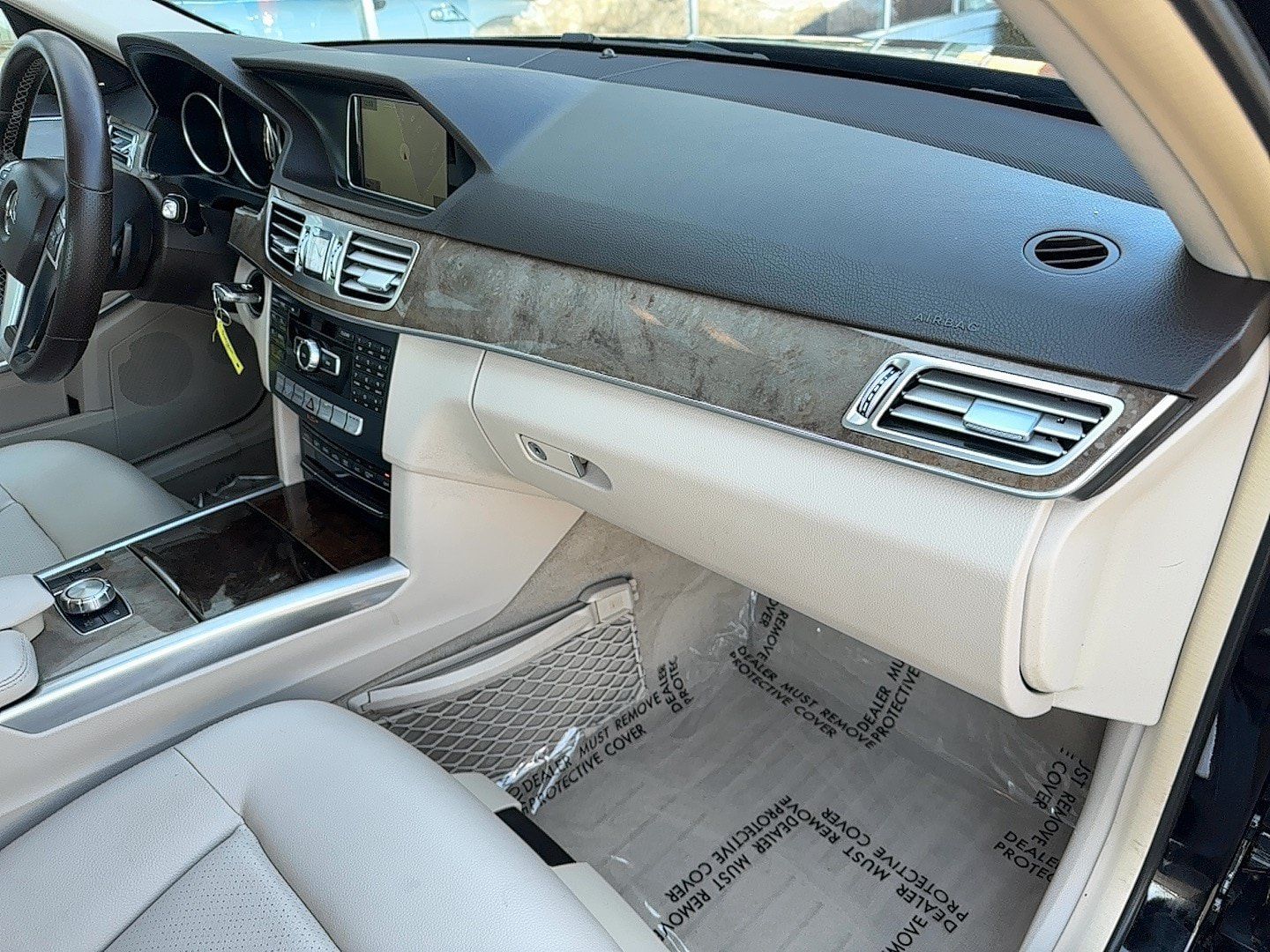 Used 2014 Mercedes-Benz E 350 4MATIC Sedan image 21