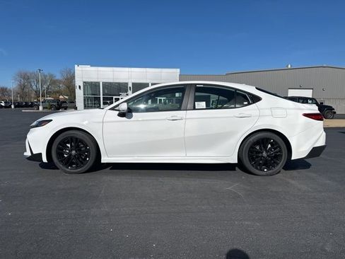 New 2026 Toyota Camry SE image 4