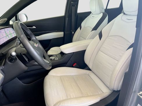 Used 2025 Cadillac XT4 Sport FWD image 22