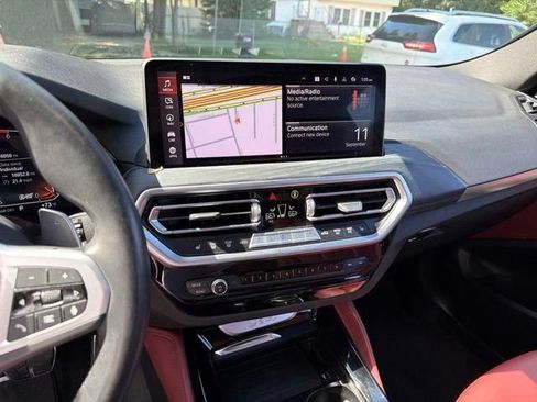Used 2024 BMW X4 xDrive30i w/ M Sport Package AWD/4WD image 30