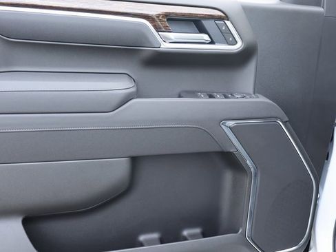 New 2026 GMC Sierra 1500 SLE image 8