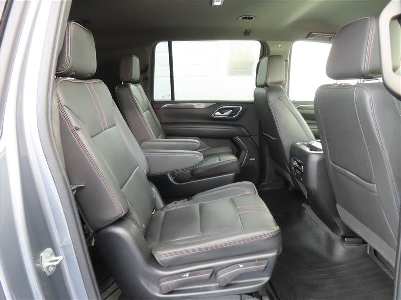 Used 2022 Chevrolet Suburban RST w/ Luxury Package RWD image 36