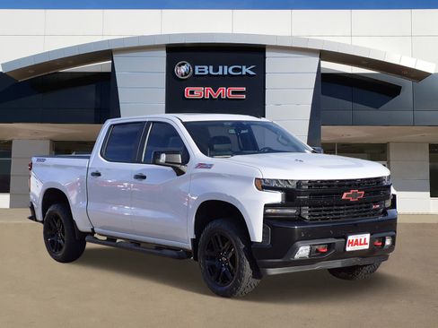 Used 2021 Chevrolet Silverado 1500 LT Trail Boss w/ Convenience Package II AWD/4WD image 1