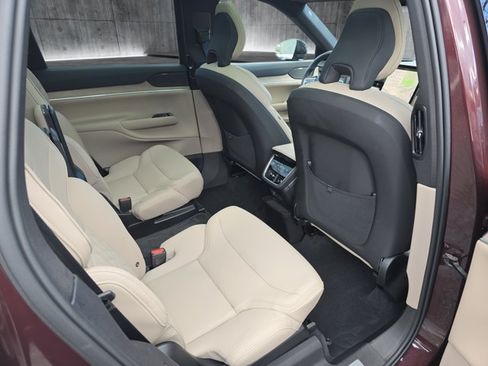 Used 2025 Volvo EX90 Ultra AWD/4WD image 11