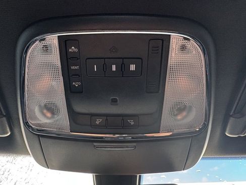 Used 2016 Dodge Charger SXT w/ AWD Plus Group image 26