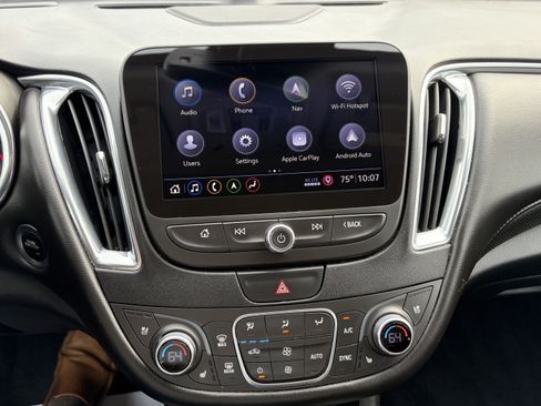 Used 2019 Chevrolet Malibu Premier w/ Sun and Wheel Package FWD image 24