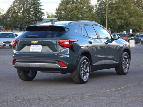 New 2026 Chevrolet Trax LT image 2