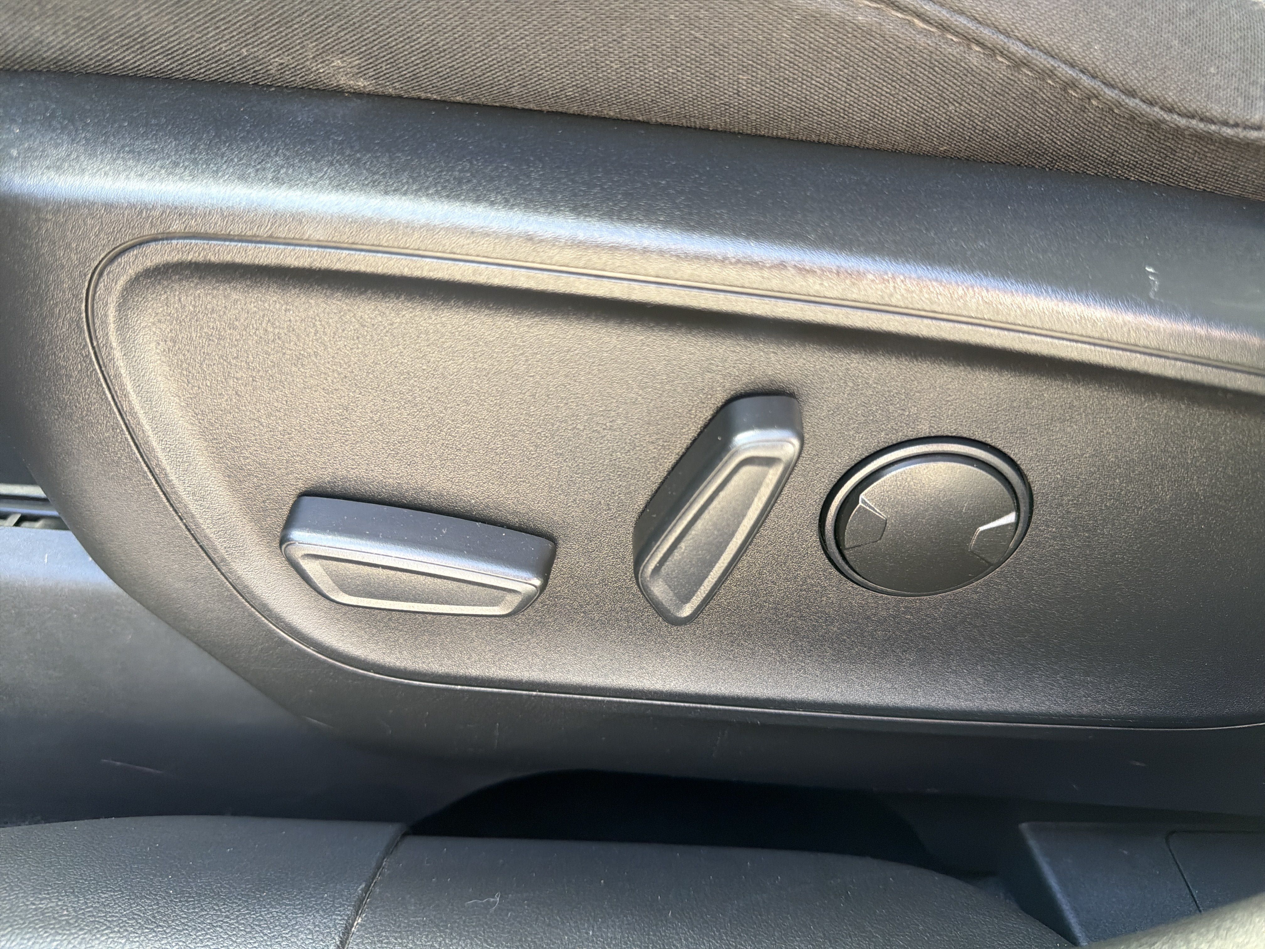 Used 2023 Ford Escape Active w/ Tech Pack #1 AWD/4WD image 11